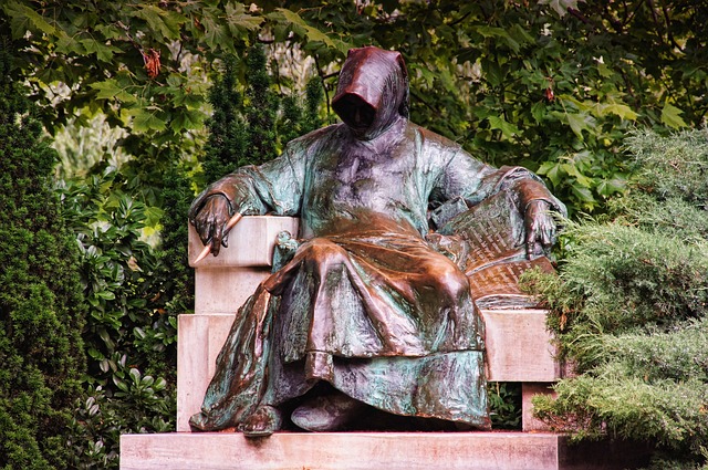 anonymus statue budapest